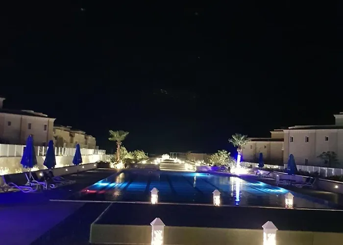 Aparthotel Selena Bay Resort With Private Beach Next To El Gouna *