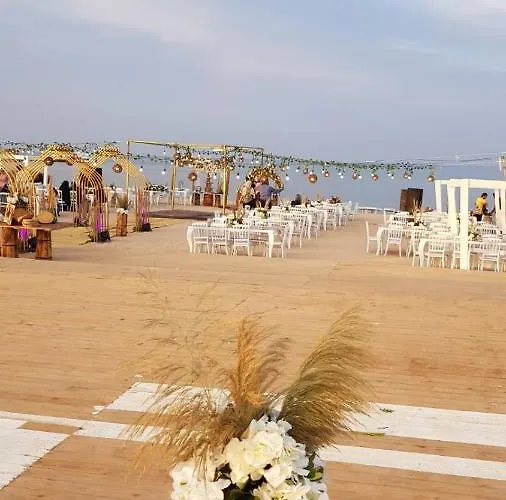 Aparthotel Selena Bay Resort With Private Beach Next To El Gouna *